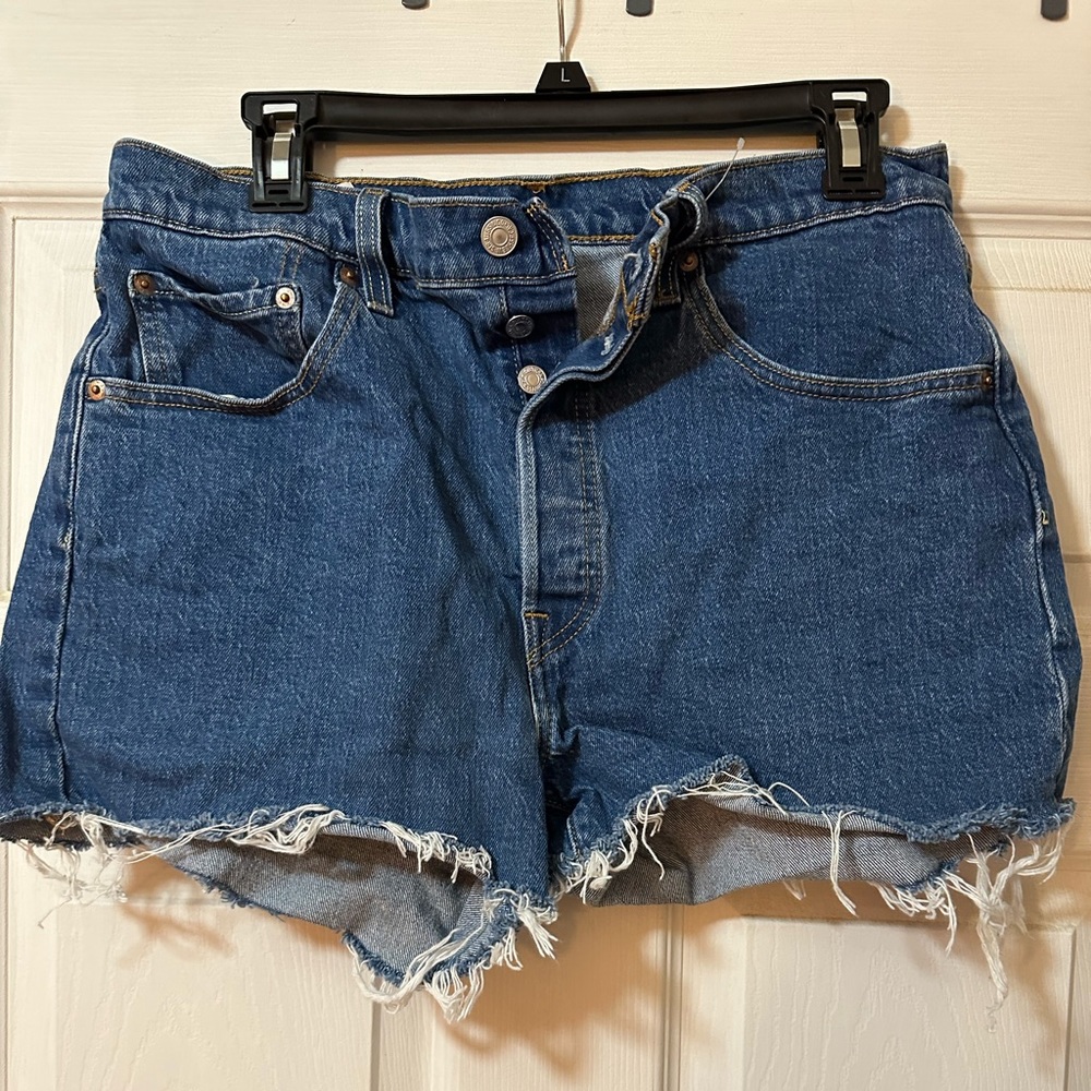Levi shorts never worn